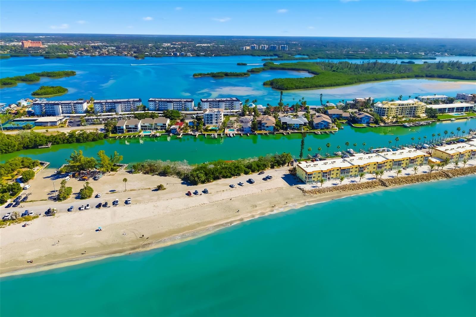 Image 11 of 100 For 9022 Midnight Pass Road