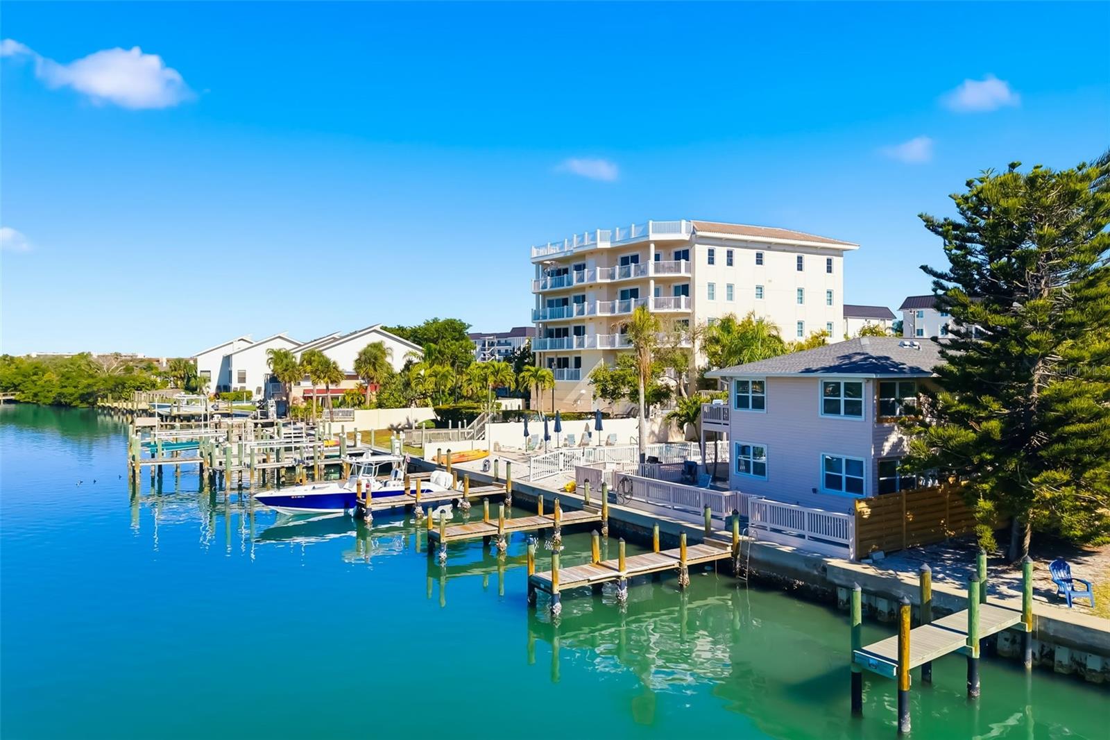 Image 16 of 100 For 9022 Midnight Pass Road