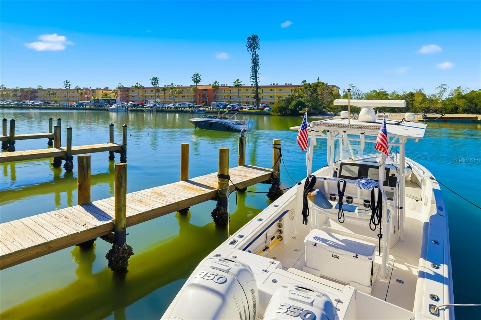 Image 23 of 100 For 9022 Midnight Pass Road