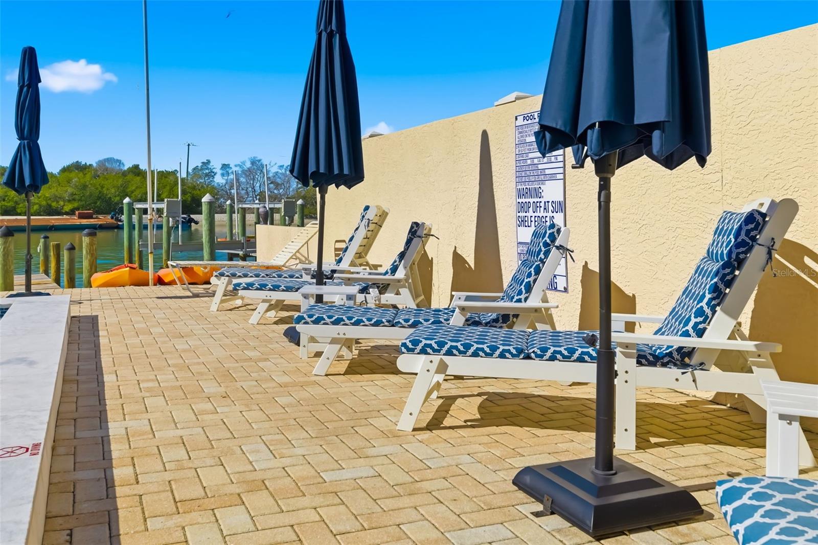 Image 27 of 100 For 9022 Midnight Pass Road