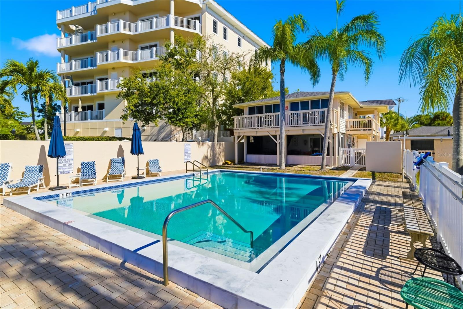 Image 29 of 100 For 9022 Midnight Pass Road