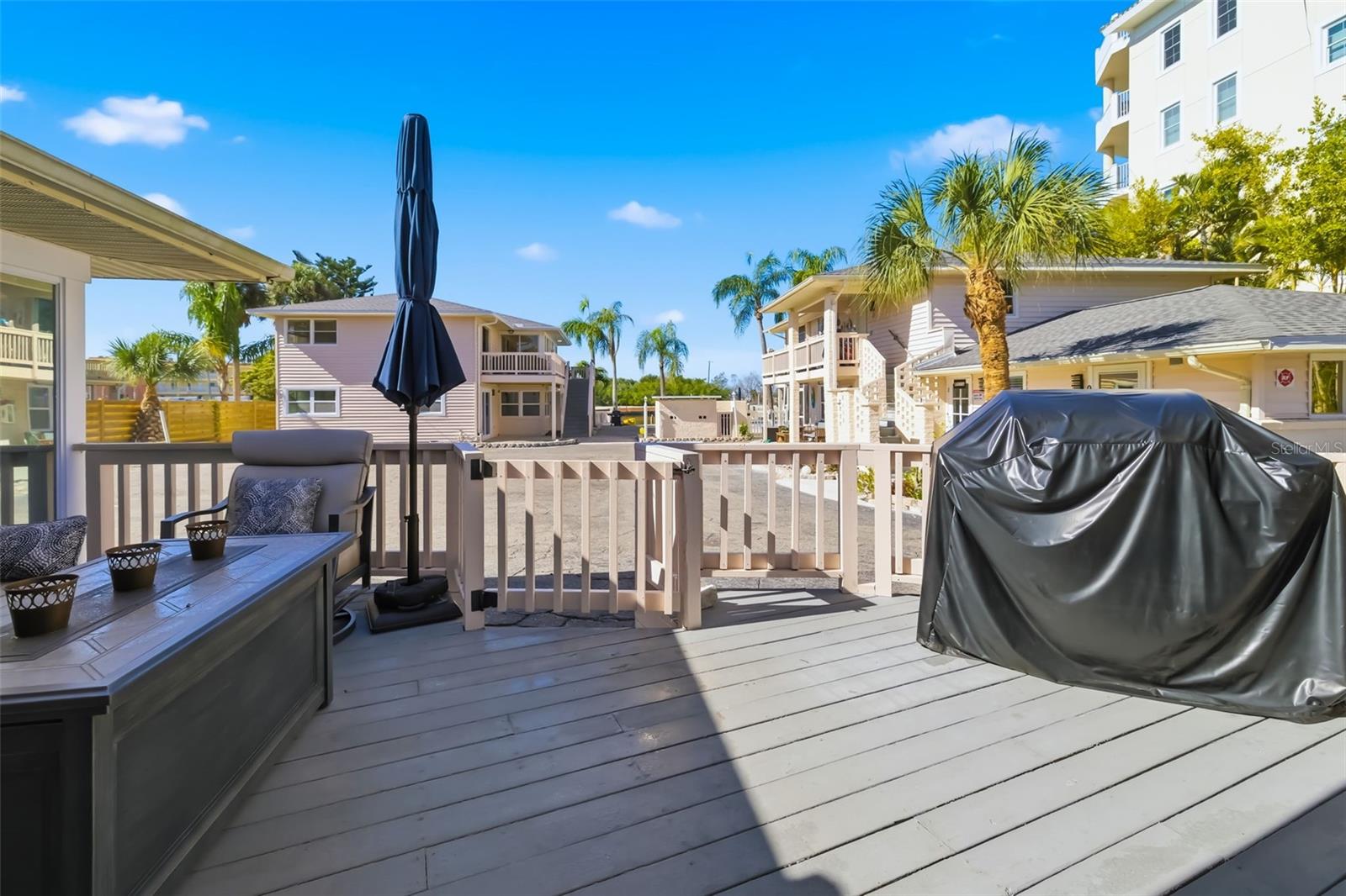 Image 46 of 100 For 9022 Midnight Pass Road