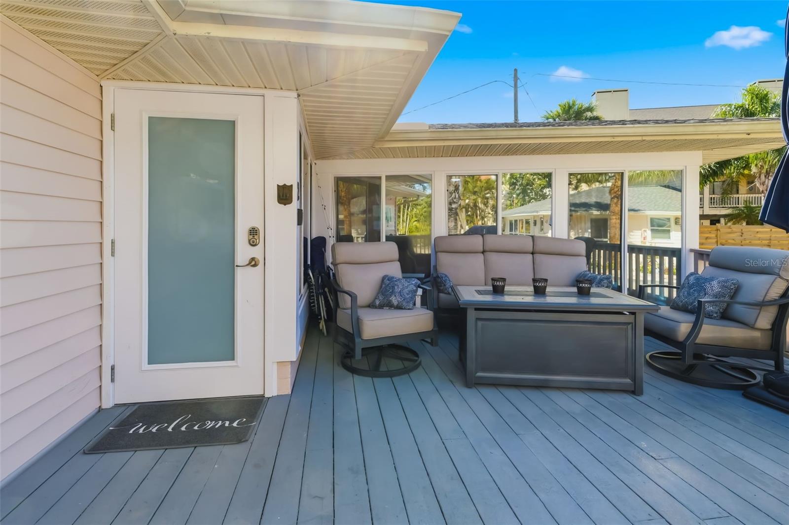 Image 47 of 100 For 9022 Midnight Pass Road