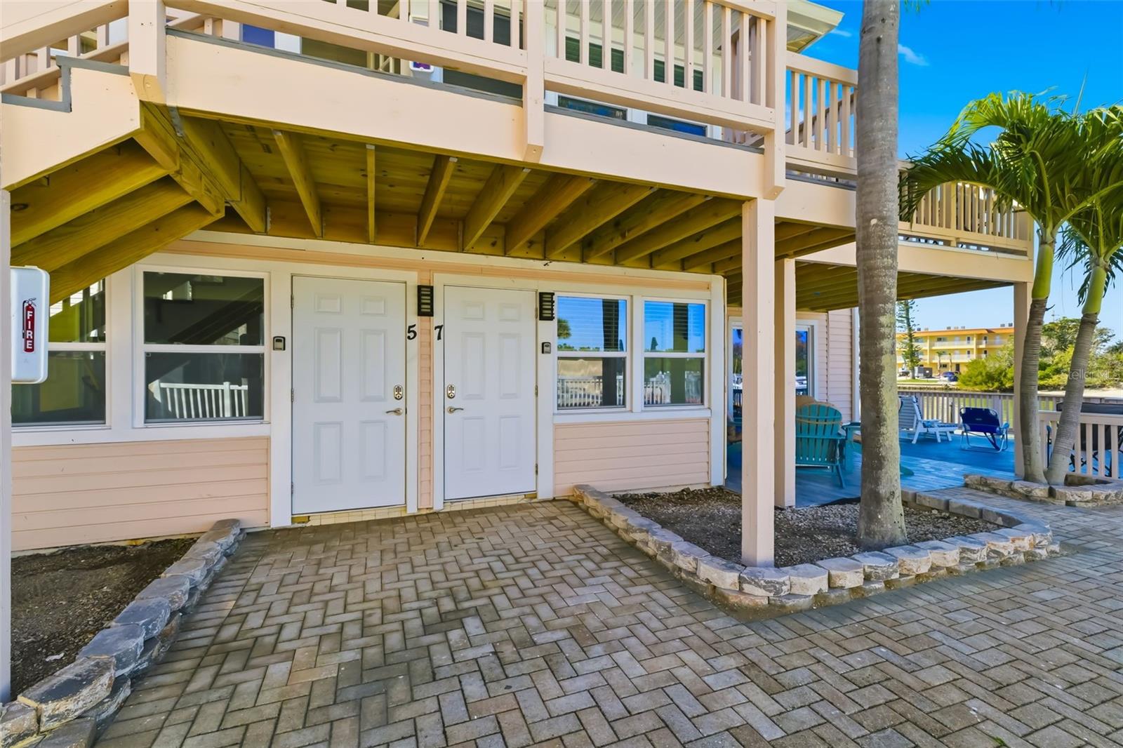 Image 49 of 100 For 9022 Midnight Pass Road