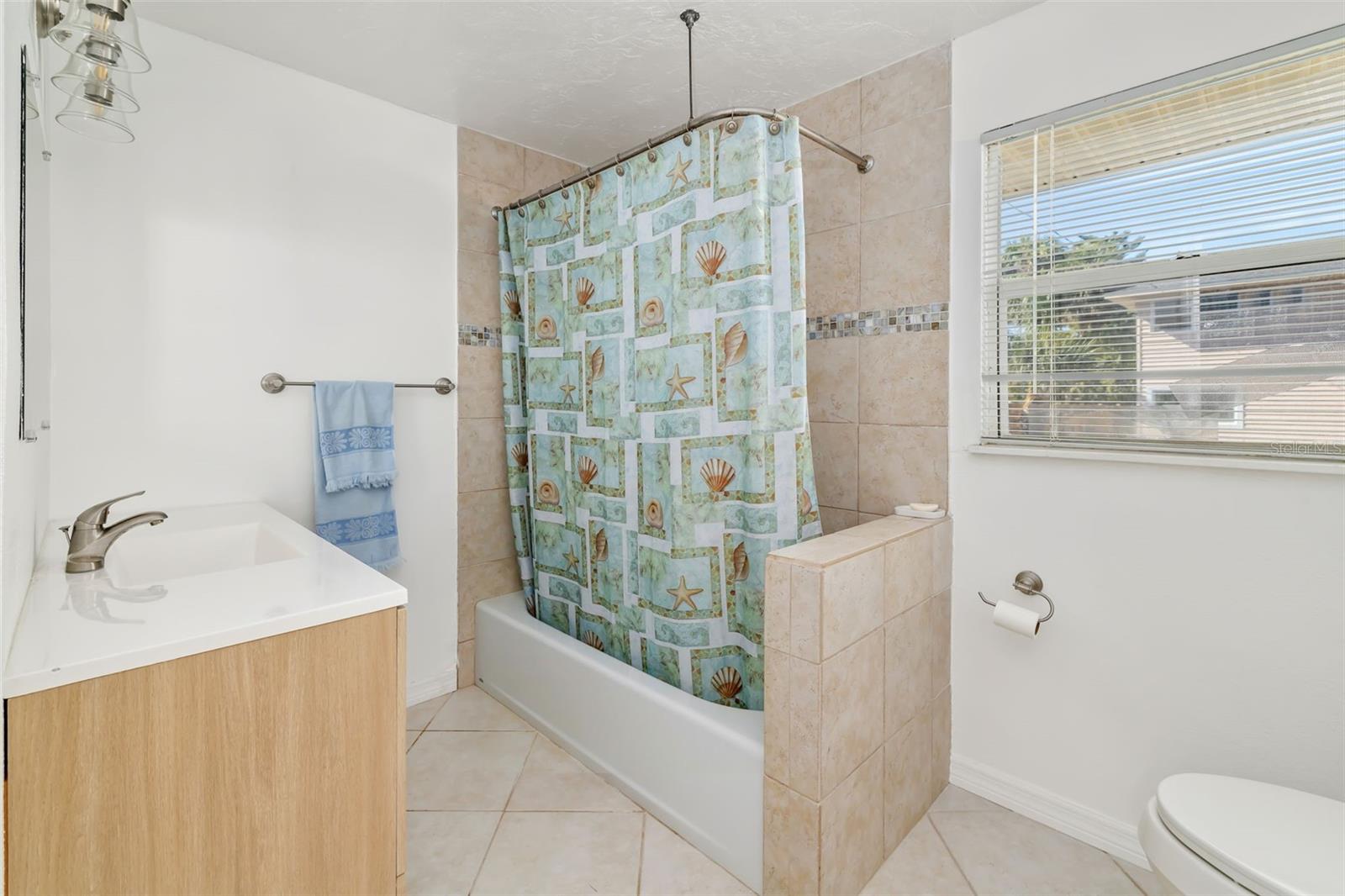 Image 54 of 100 For 9022 Midnight Pass Road