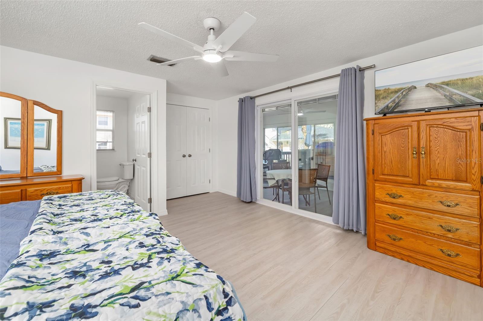 Image 56 of 100 For 9022 Midnight Pass Road