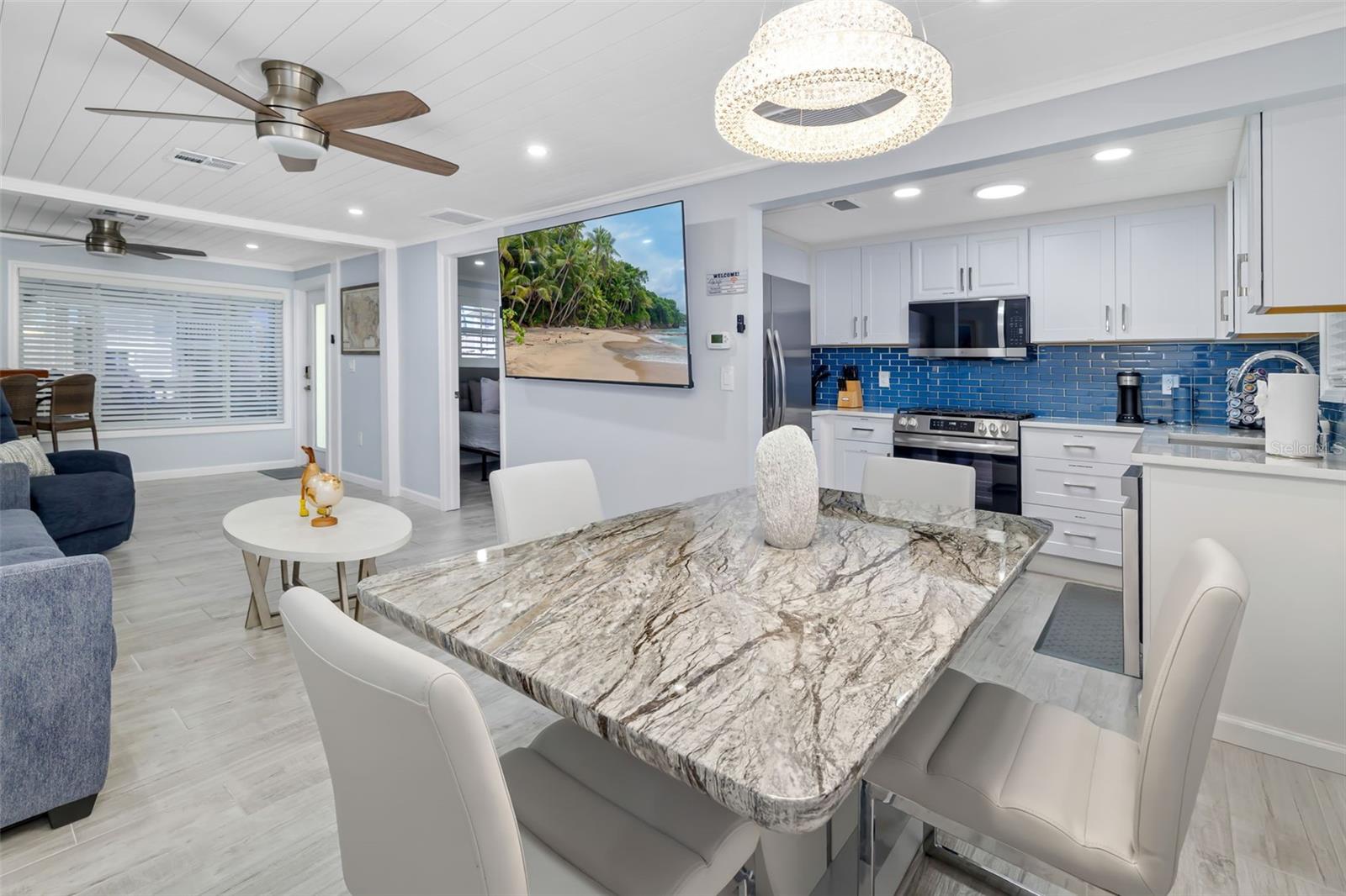 Image 62 of 100 For 9022 Midnight Pass Road