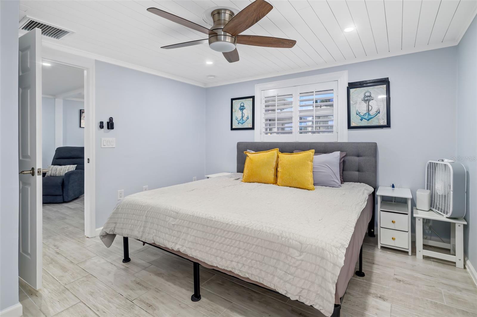 Image 64 of 100 For 9022 Midnight Pass Road