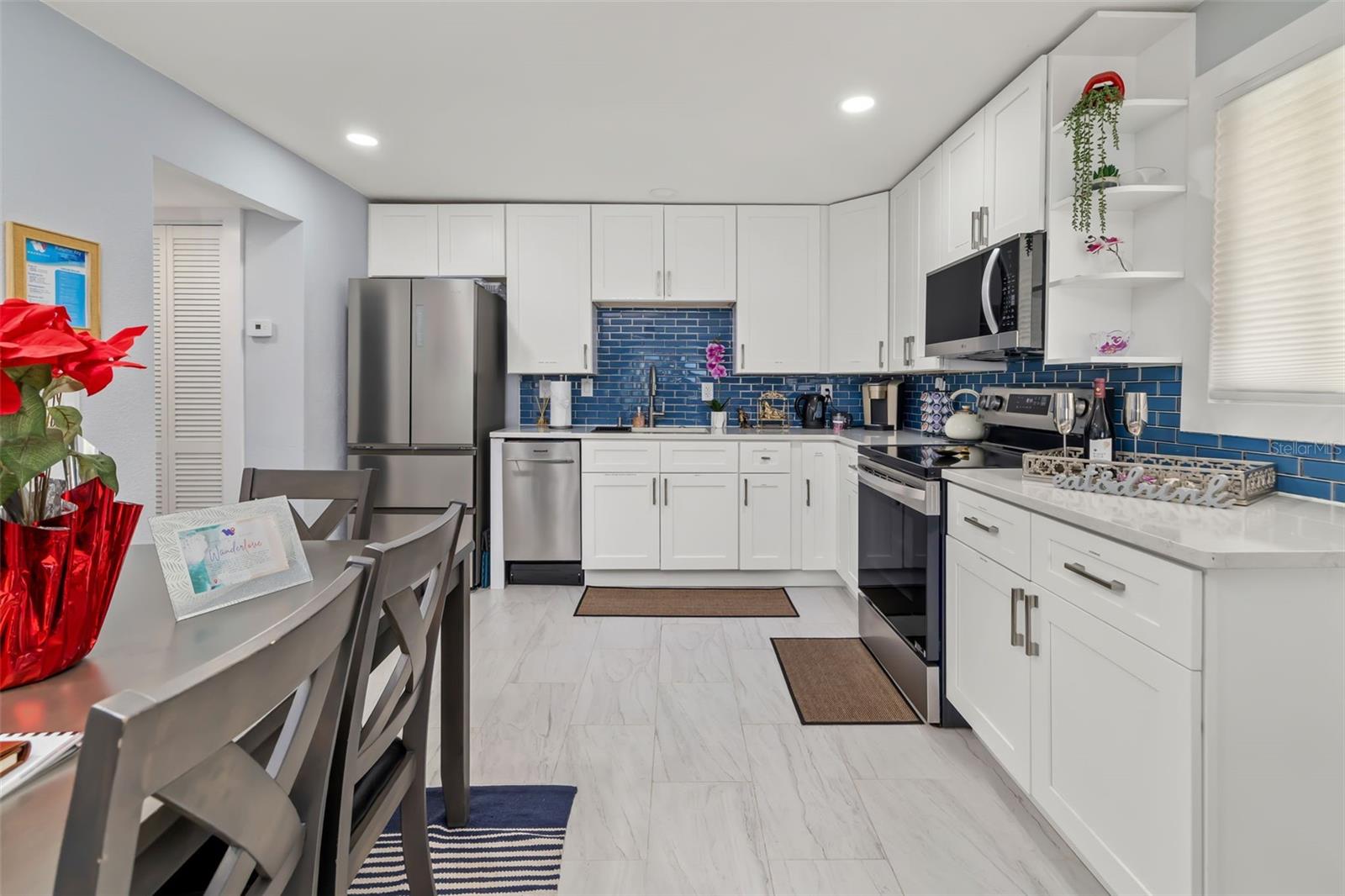 Image 67 of 100 For 9022 Midnight Pass Road