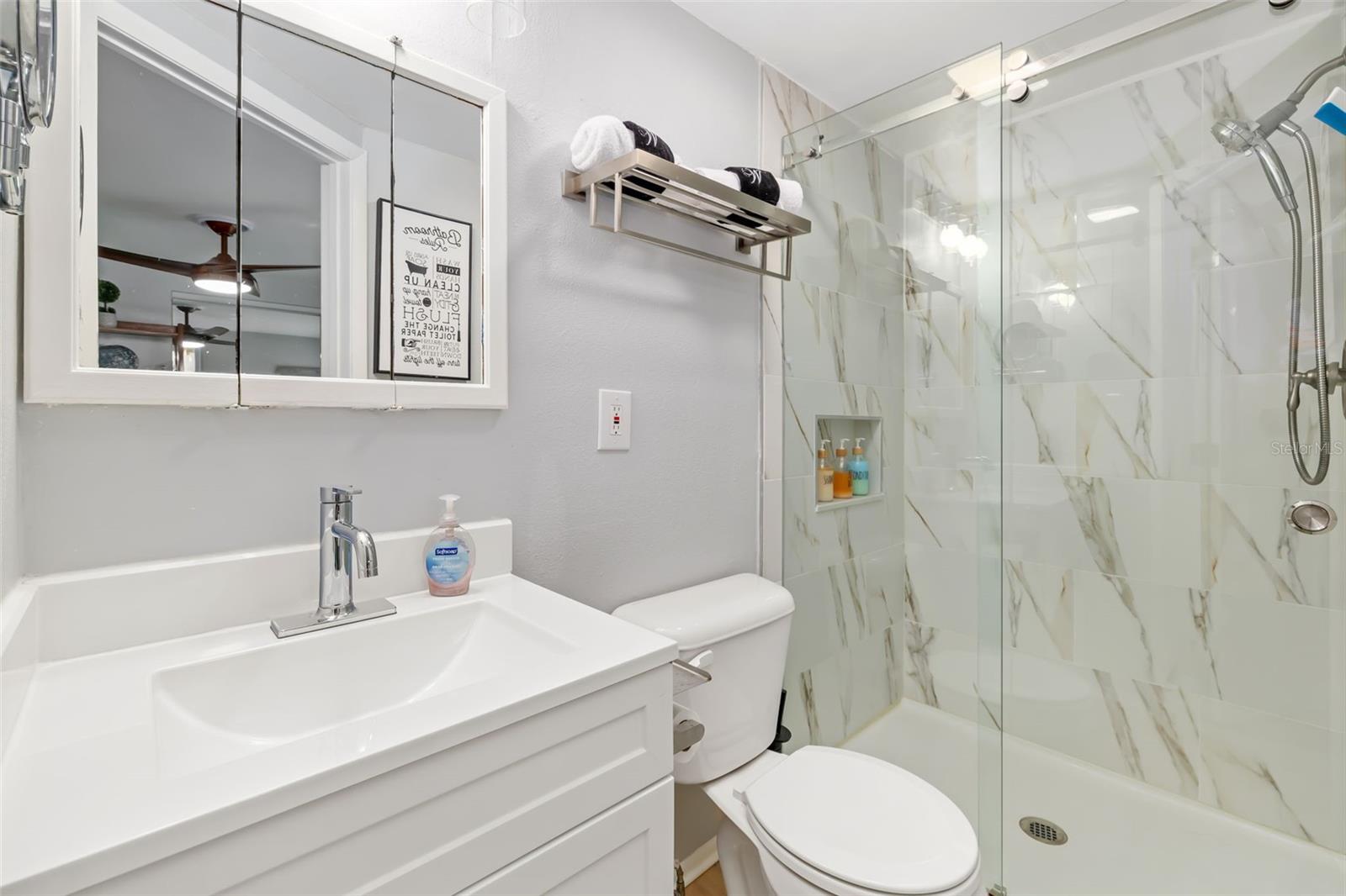 Image 77 of 100 For 9022 Midnight Pass Road