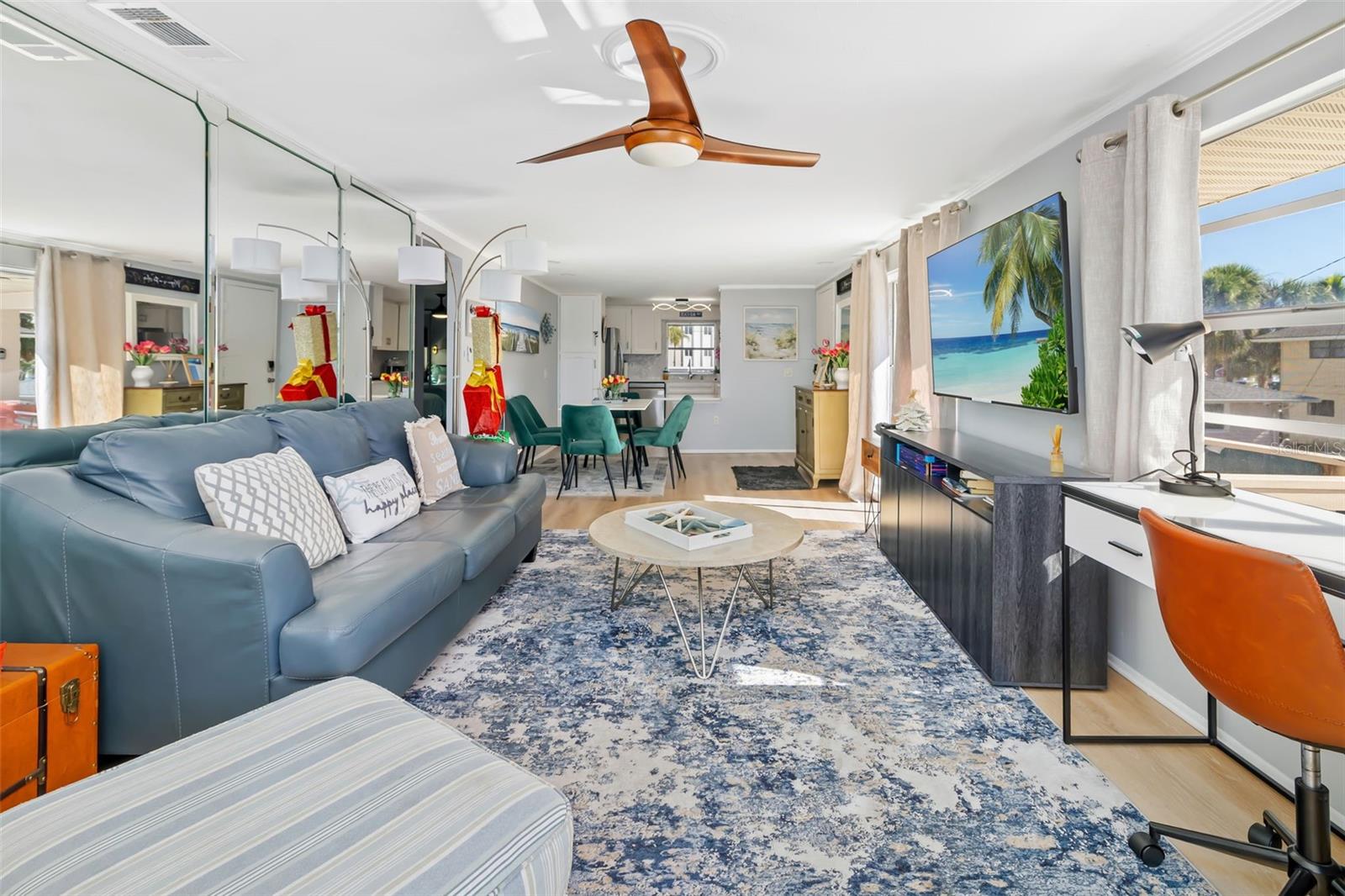 Image 78 of 100 For 9022 Midnight Pass Road