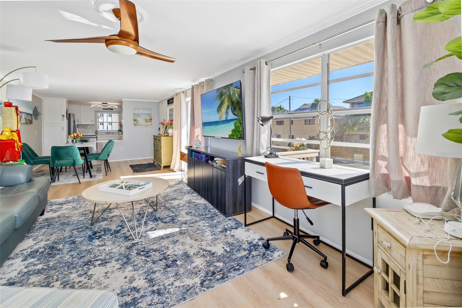 Image 79 of 100 For 9022 Midnight Pass Road