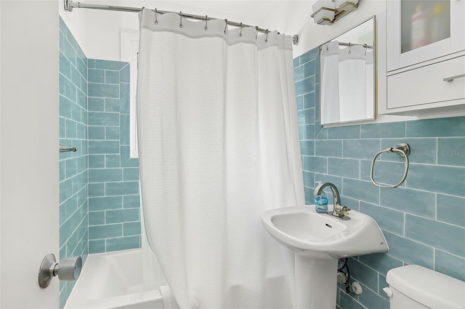 Image 82 of 100 For 9022 Midnight Pass Road