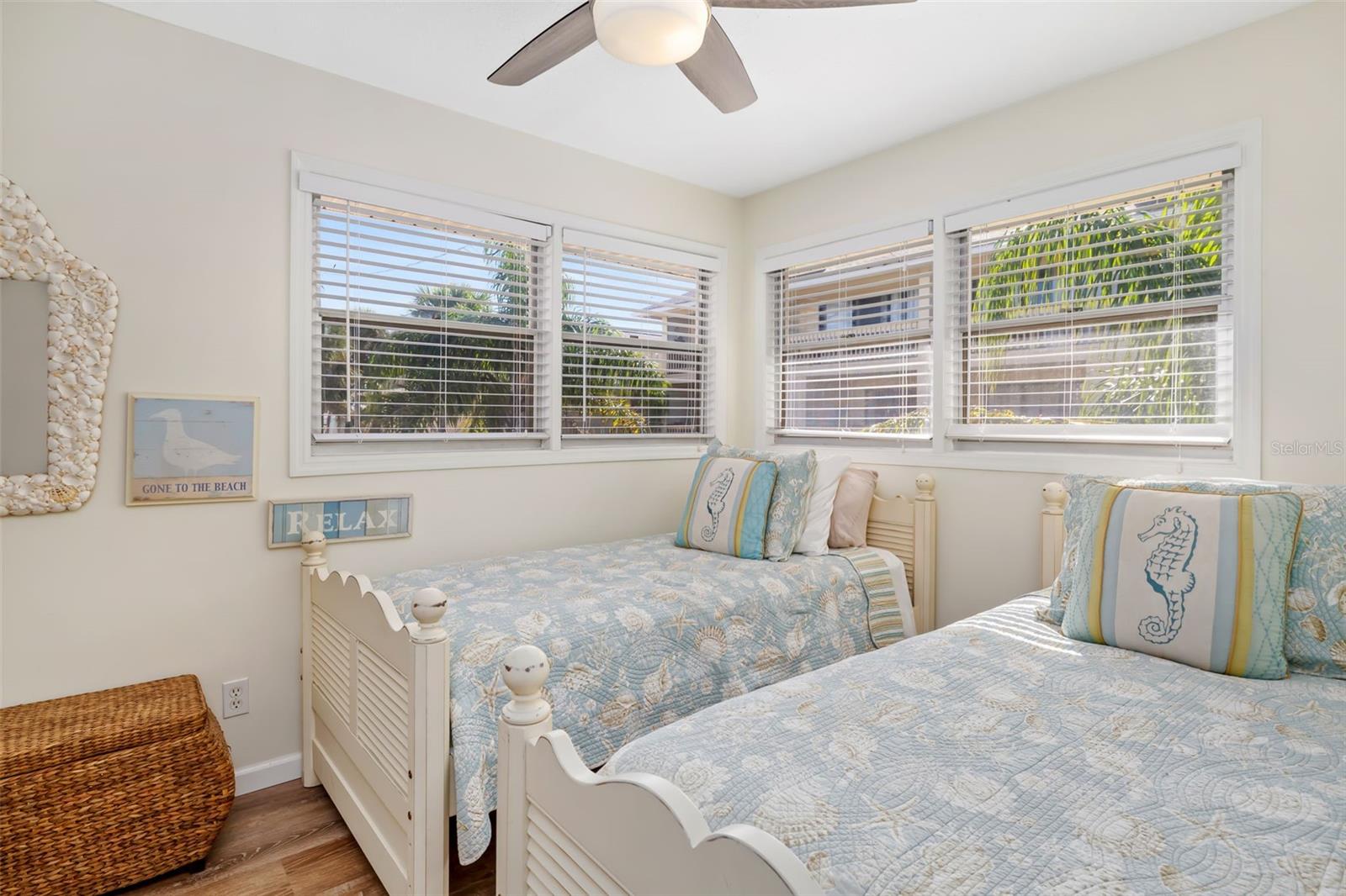 Image 83 of 100 For 9022 Midnight Pass Road