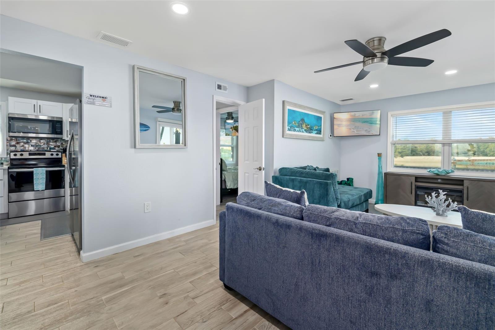 Image 85 of 100 For 9022 Midnight Pass Road