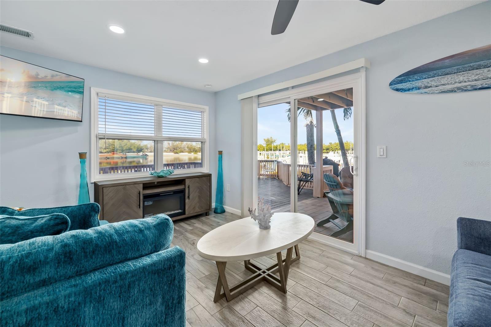 Image 86 of 100 For 9022 Midnight Pass Road