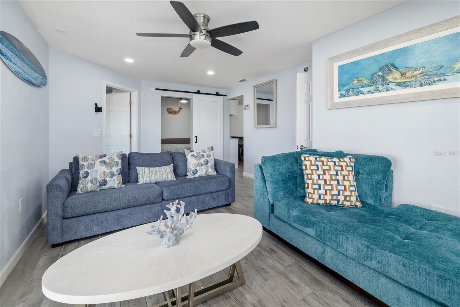 Image 88 of 100 For 9022 Midnight Pass Road