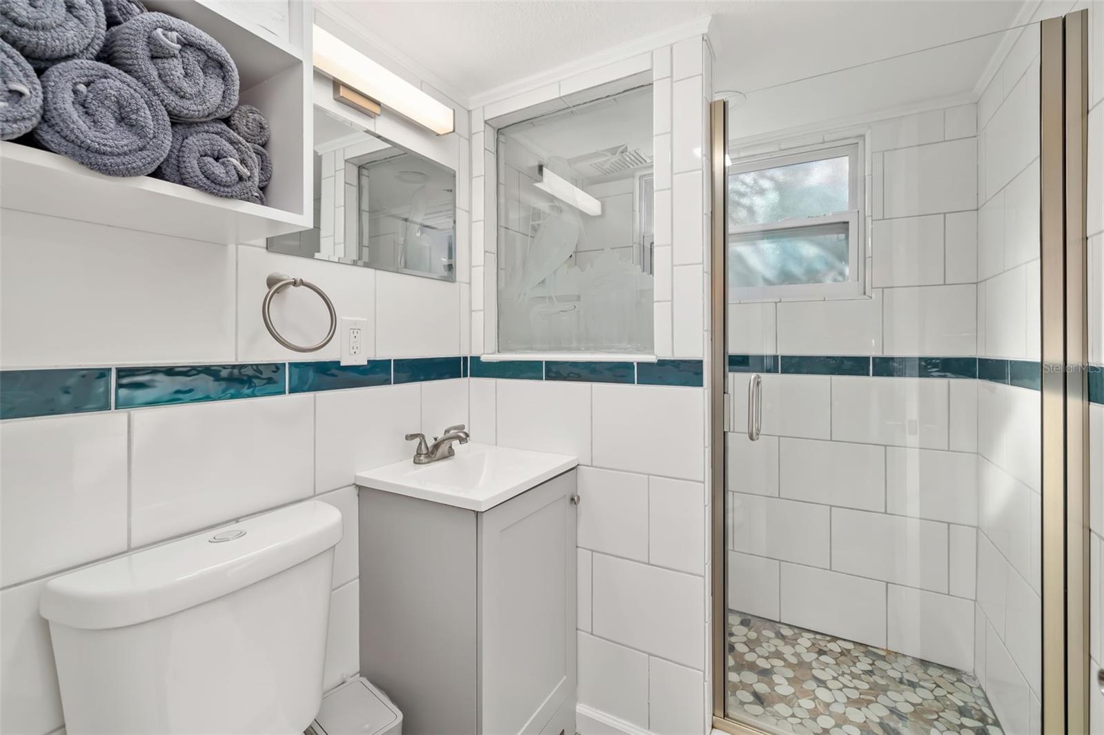 Image 90 of 100 For 9022 Midnight Pass Road