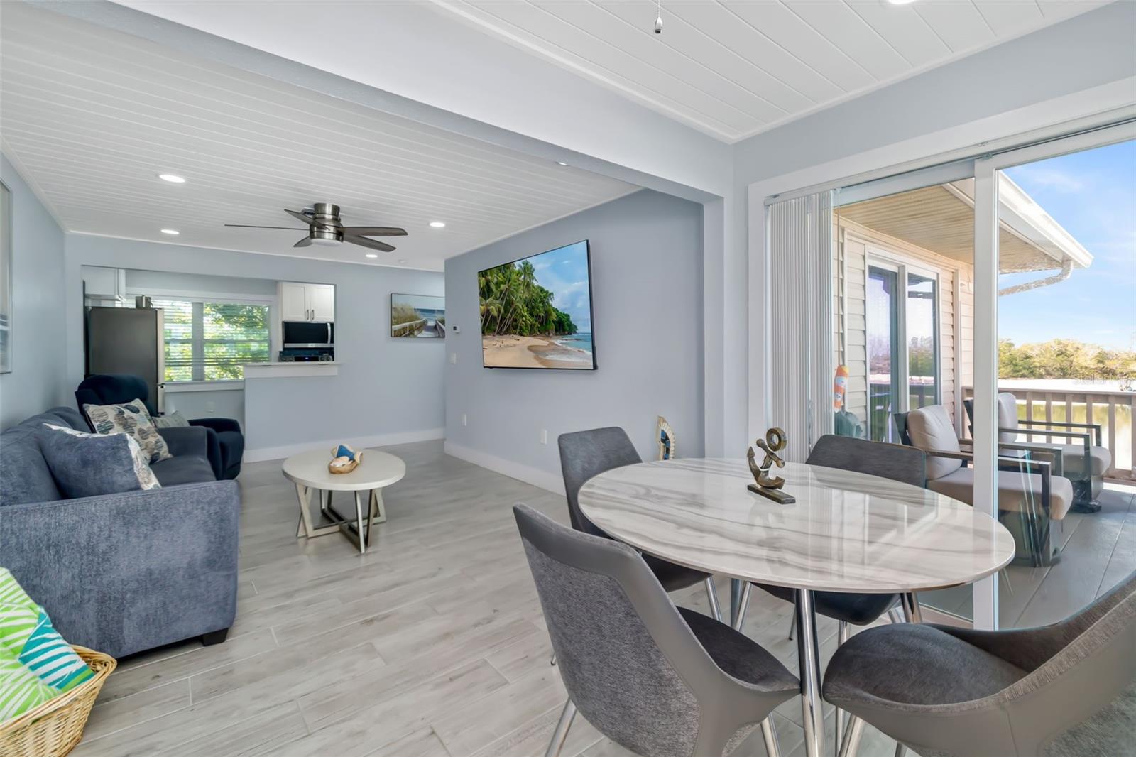 Image 92 of 100 For 9022 Midnight Pass Road