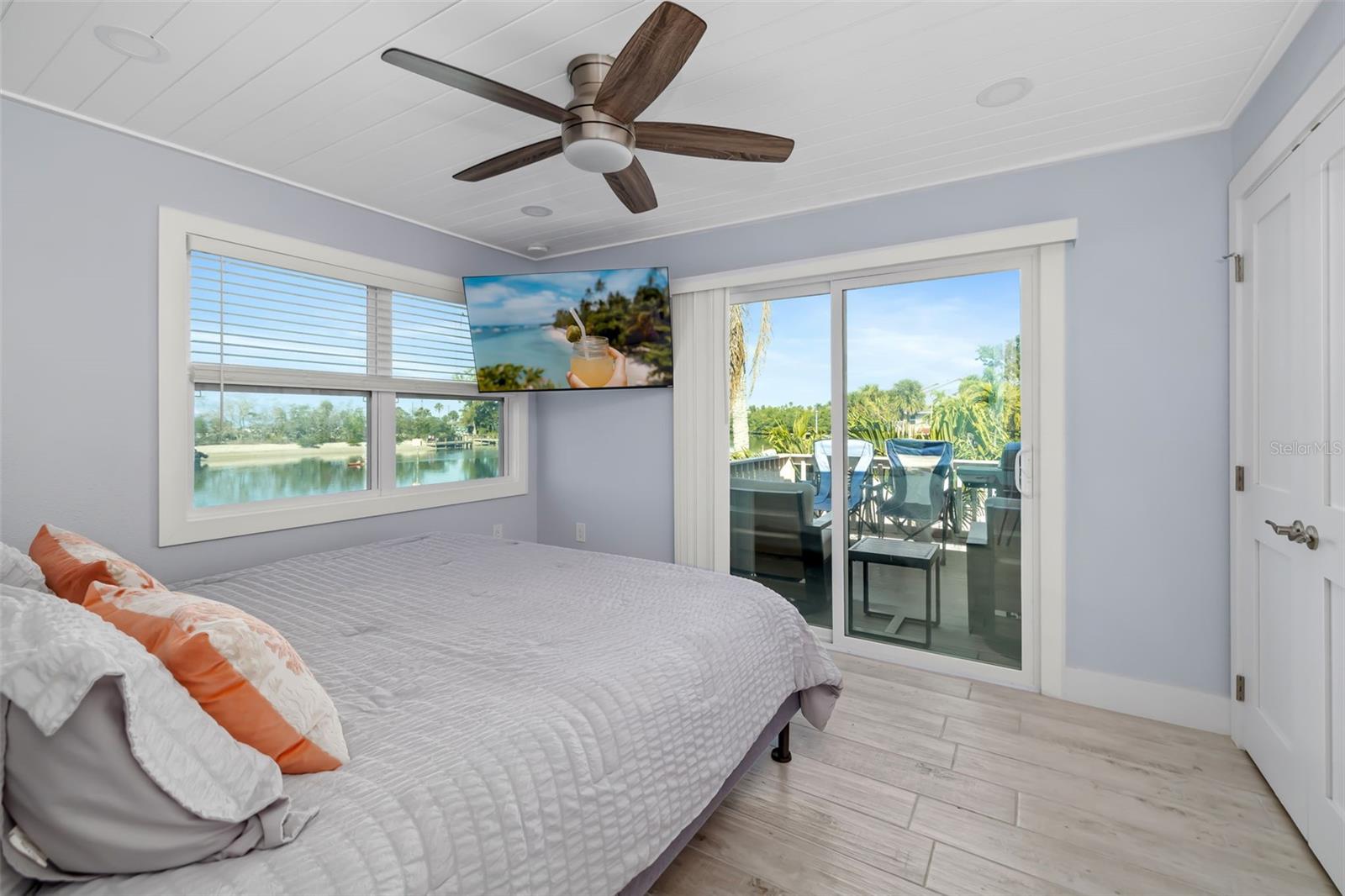 Image 96 of 100 For 9022 Midnight Pass Road