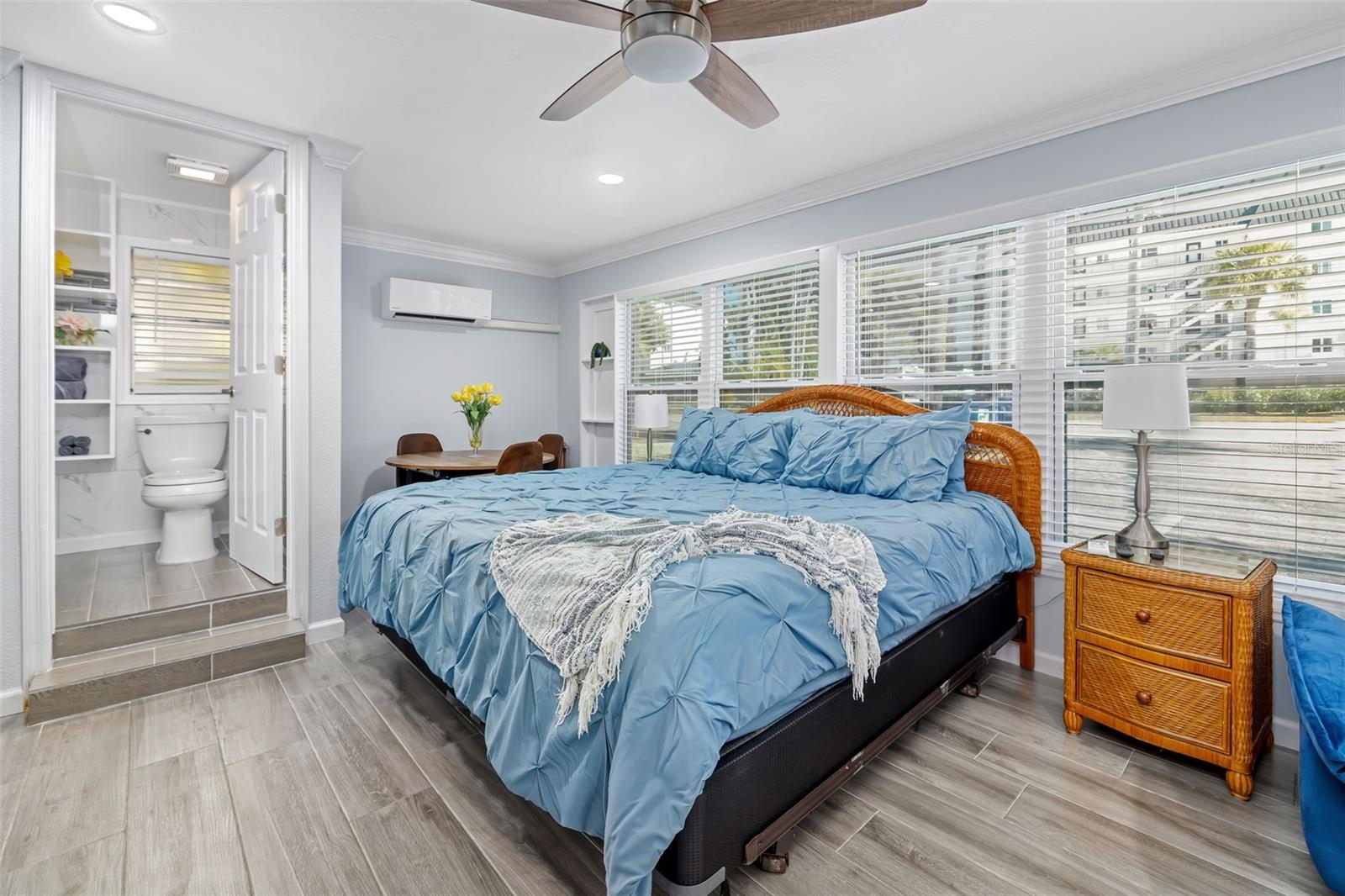 Image 99 of 100 For 9022 Midnight Pass Road