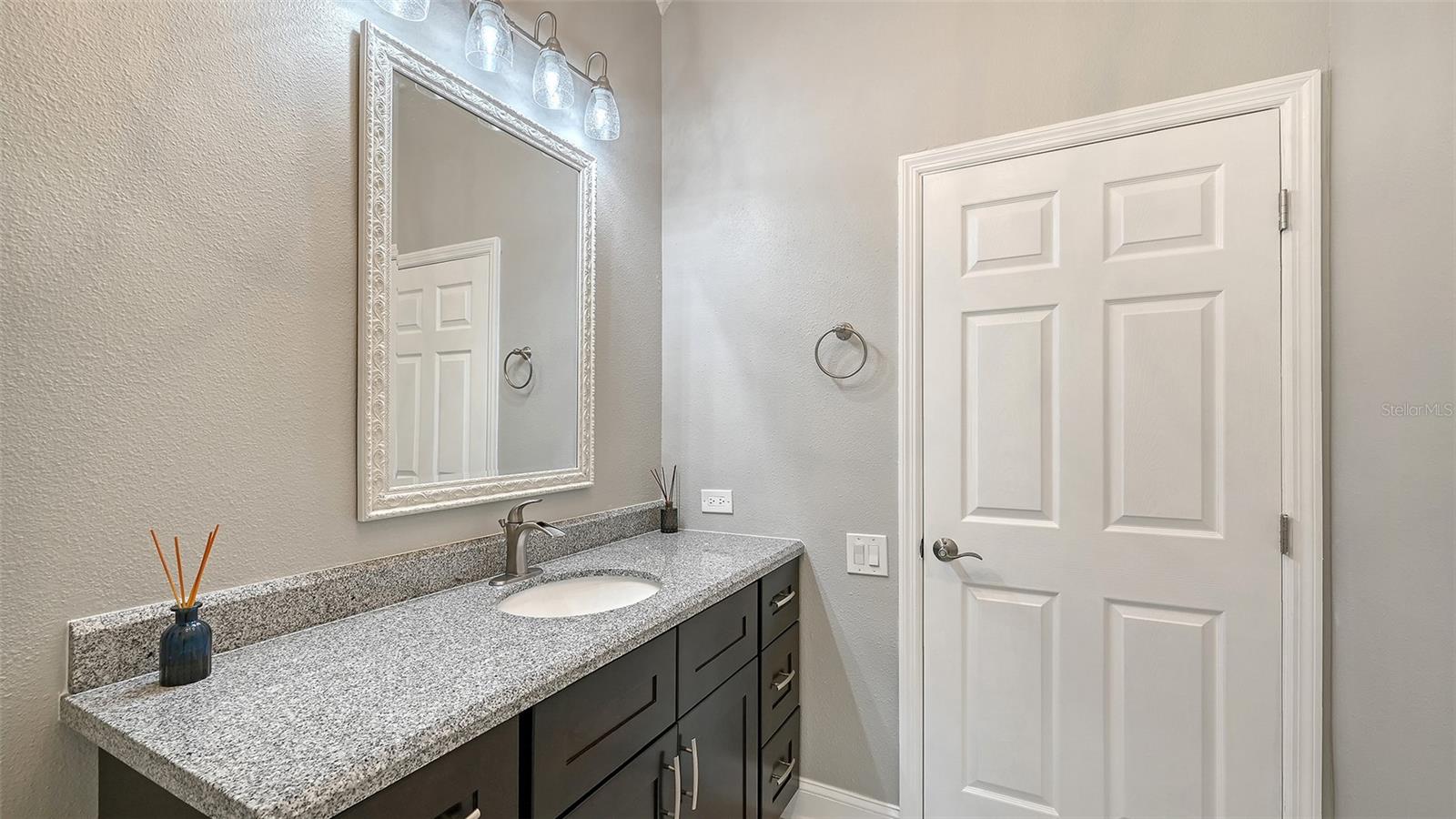 Image 31 of 62 For 6911 Riversedge Street Circle