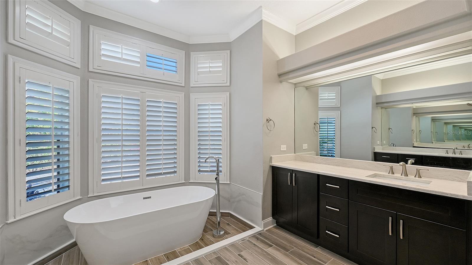 Image 37 of 62 For 6911 Riversedge Street Circle