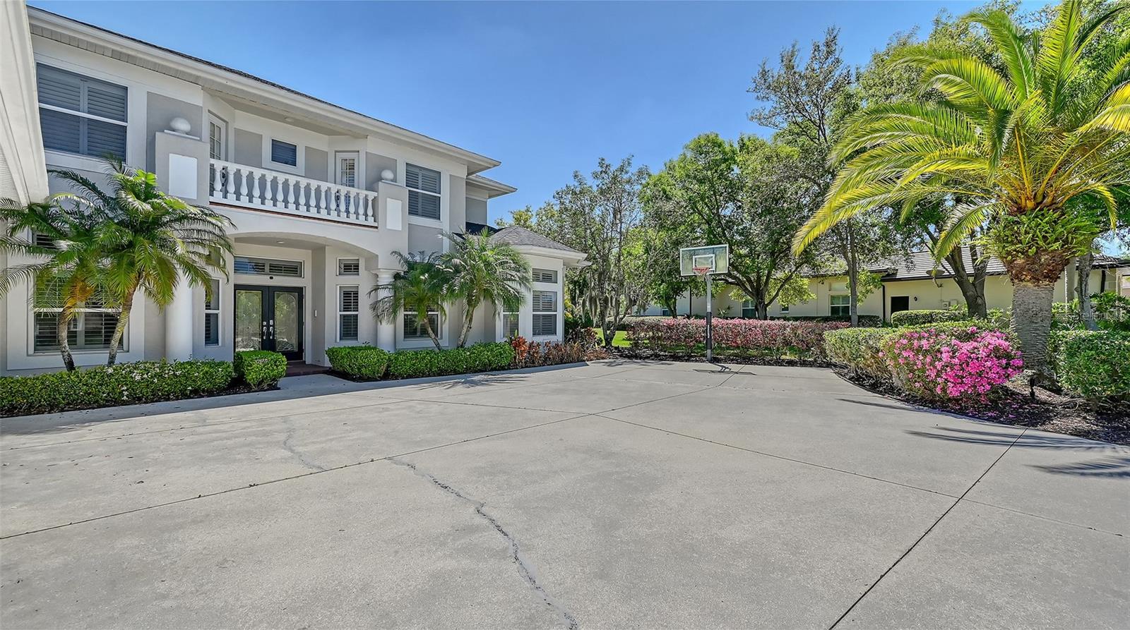 Image 5 of 62 For 6911 Riversedge Street Circle