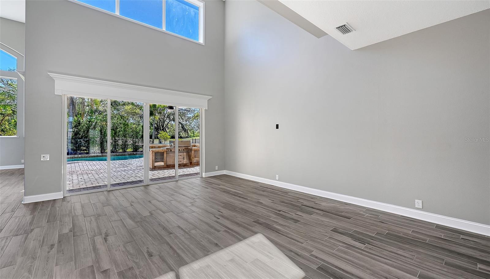 Image 7 of 62 For 6911 Riversedge Street Circle