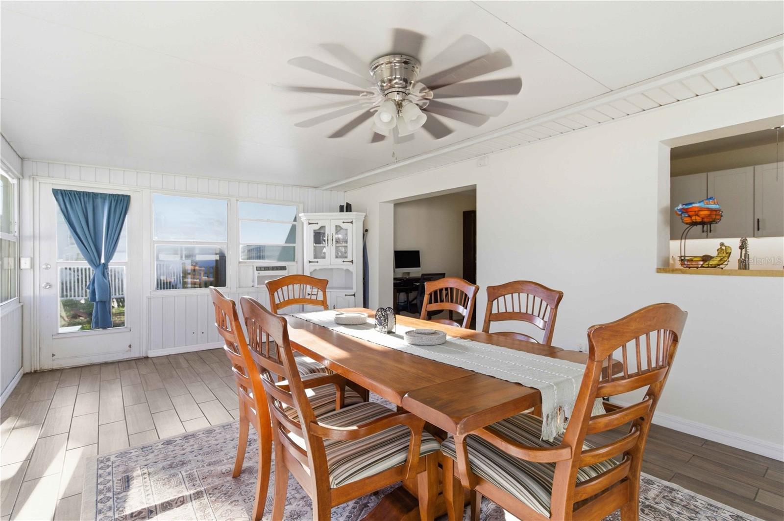 Image 10 of 27 For 536 43rd Street Boulevard W