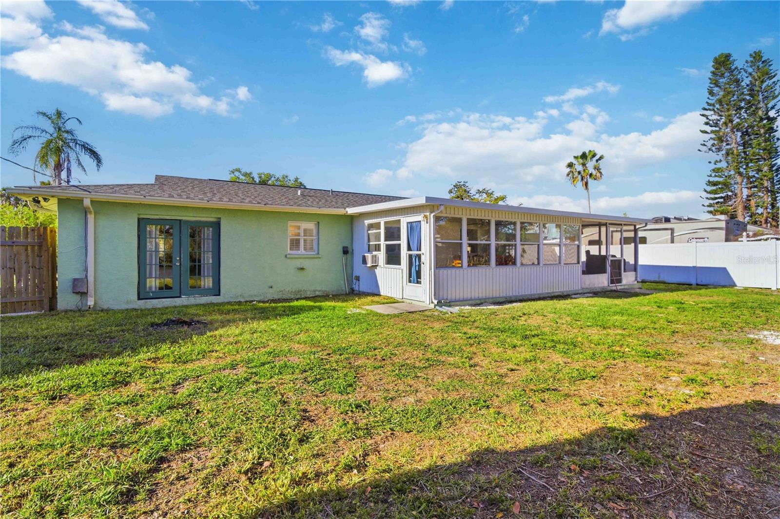 Image 24 of 27 For 536 43rd Street Boulevard W