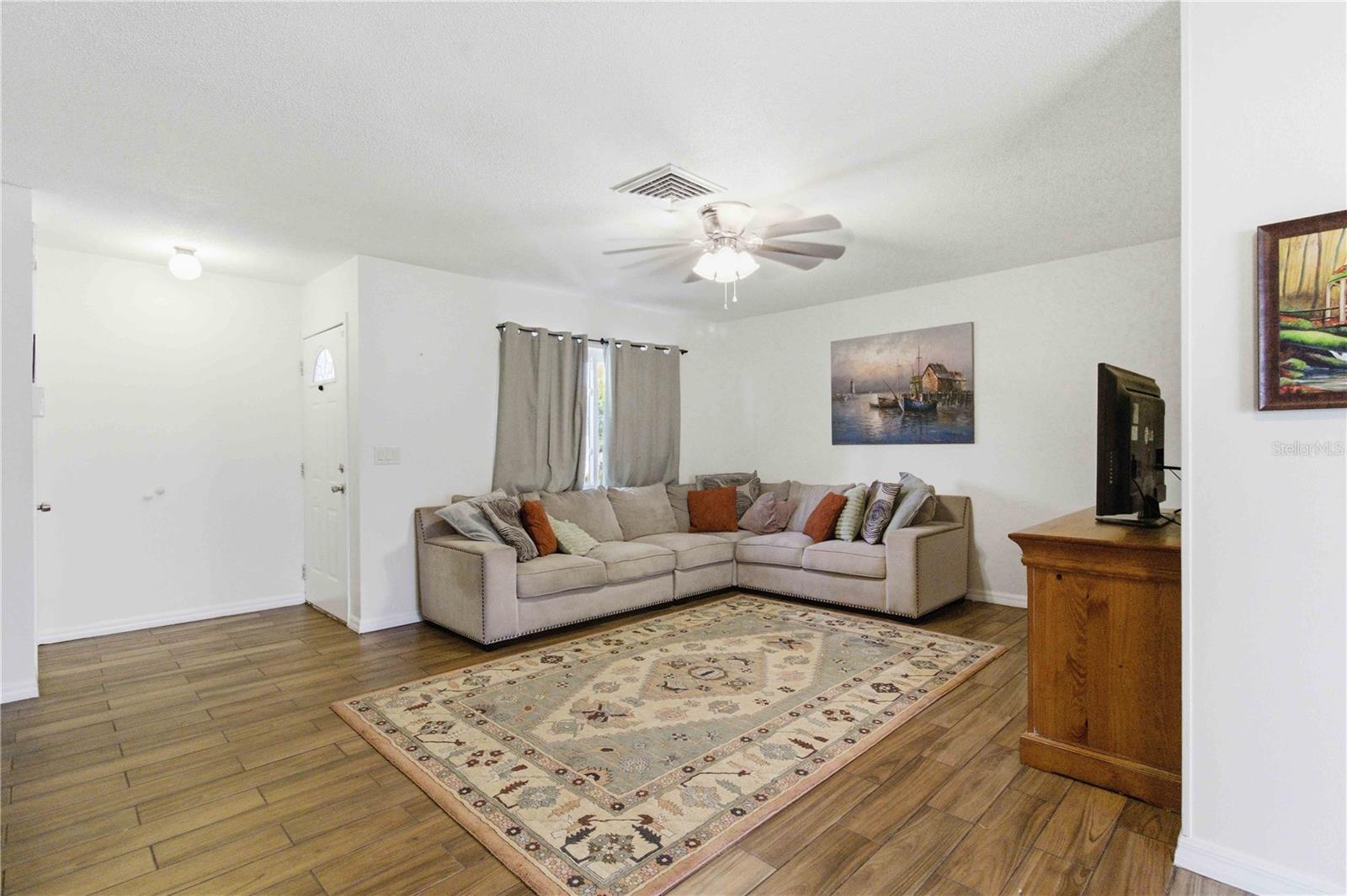 Image 5 of 27 For 536 43rd Street Boulevard W