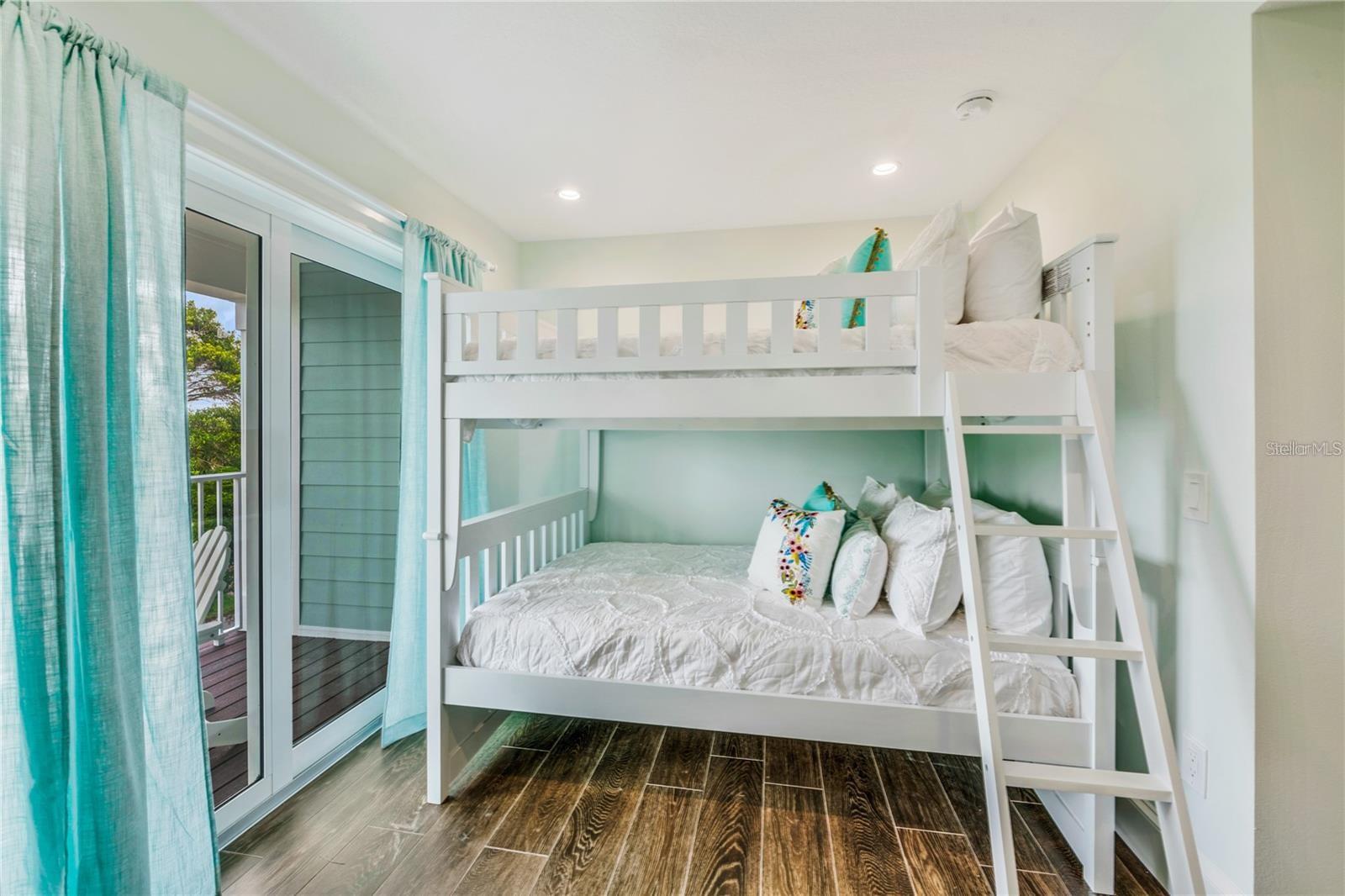 Image 40 of 61 For 336 Avenida De Mayo