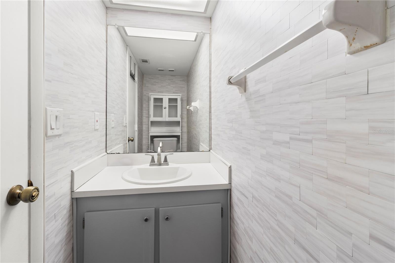 Image 22 of 65 For 305 30th Avenue W A110