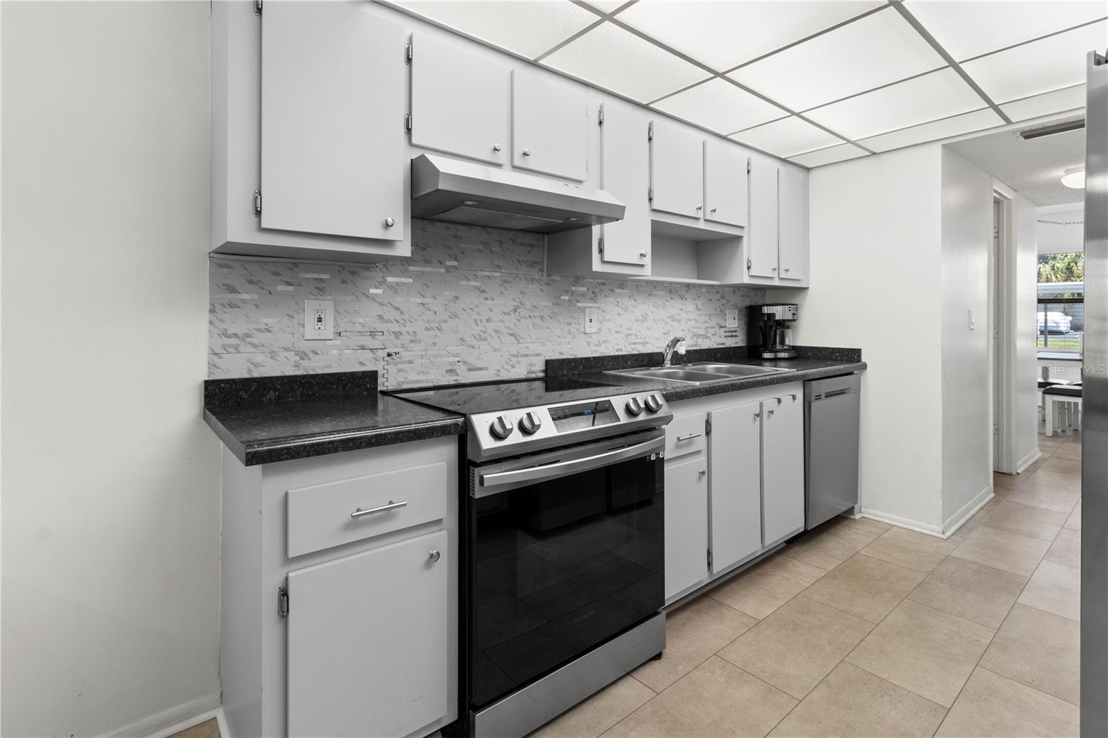 Image 26 of 65 For 305 30th Avenue W A110