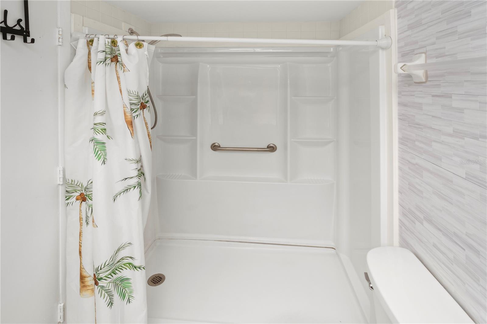 Image 37 of 65 For 305 30th Avenue W A110