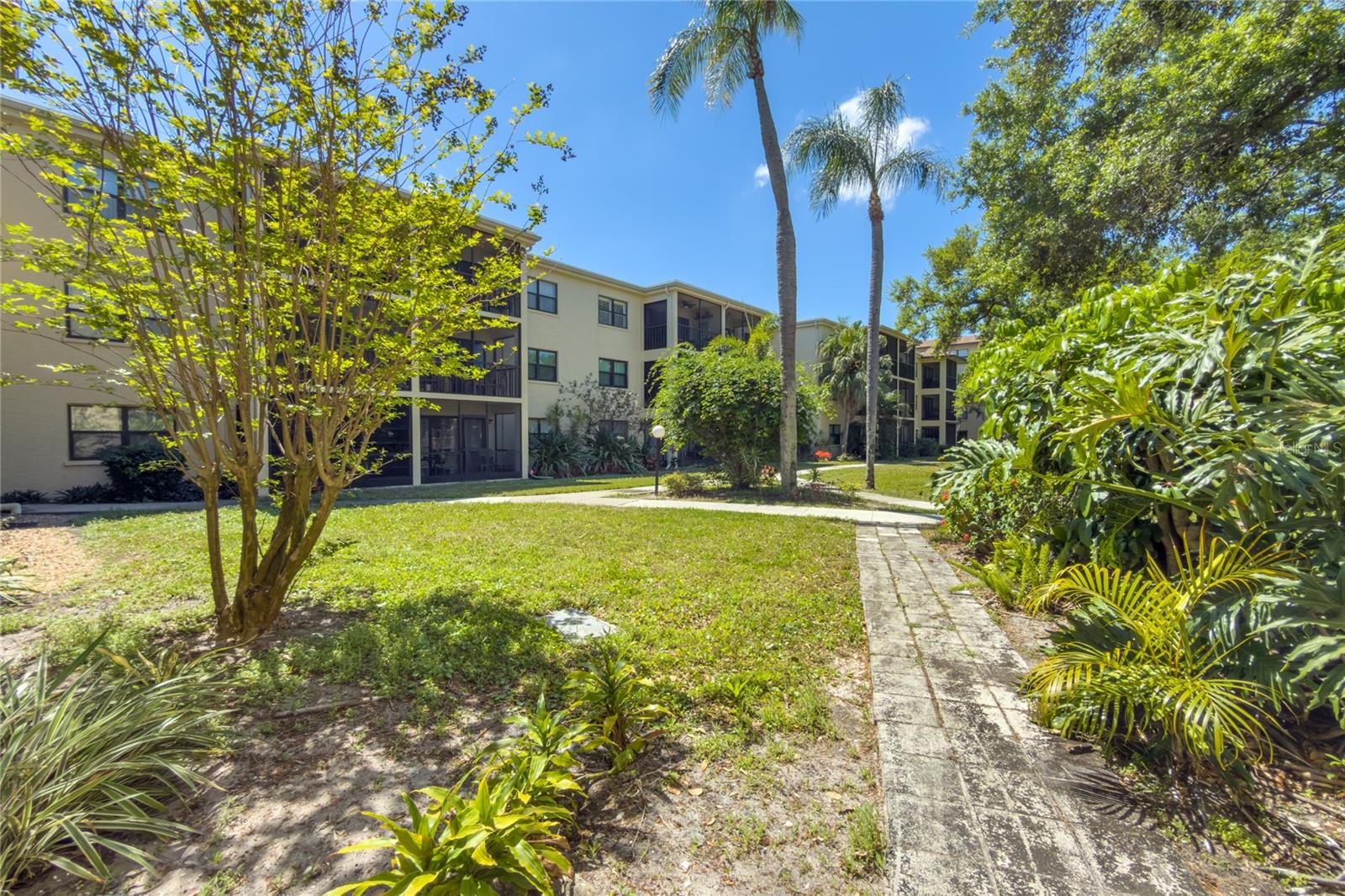 Image 5 of 65 For 305 30th Avenue W A110