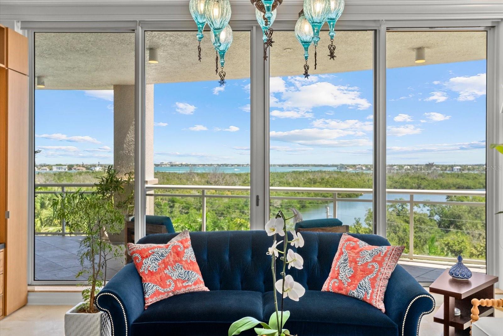 Listing photo id 8 for 1300 Benjamin Franklin Drive 501