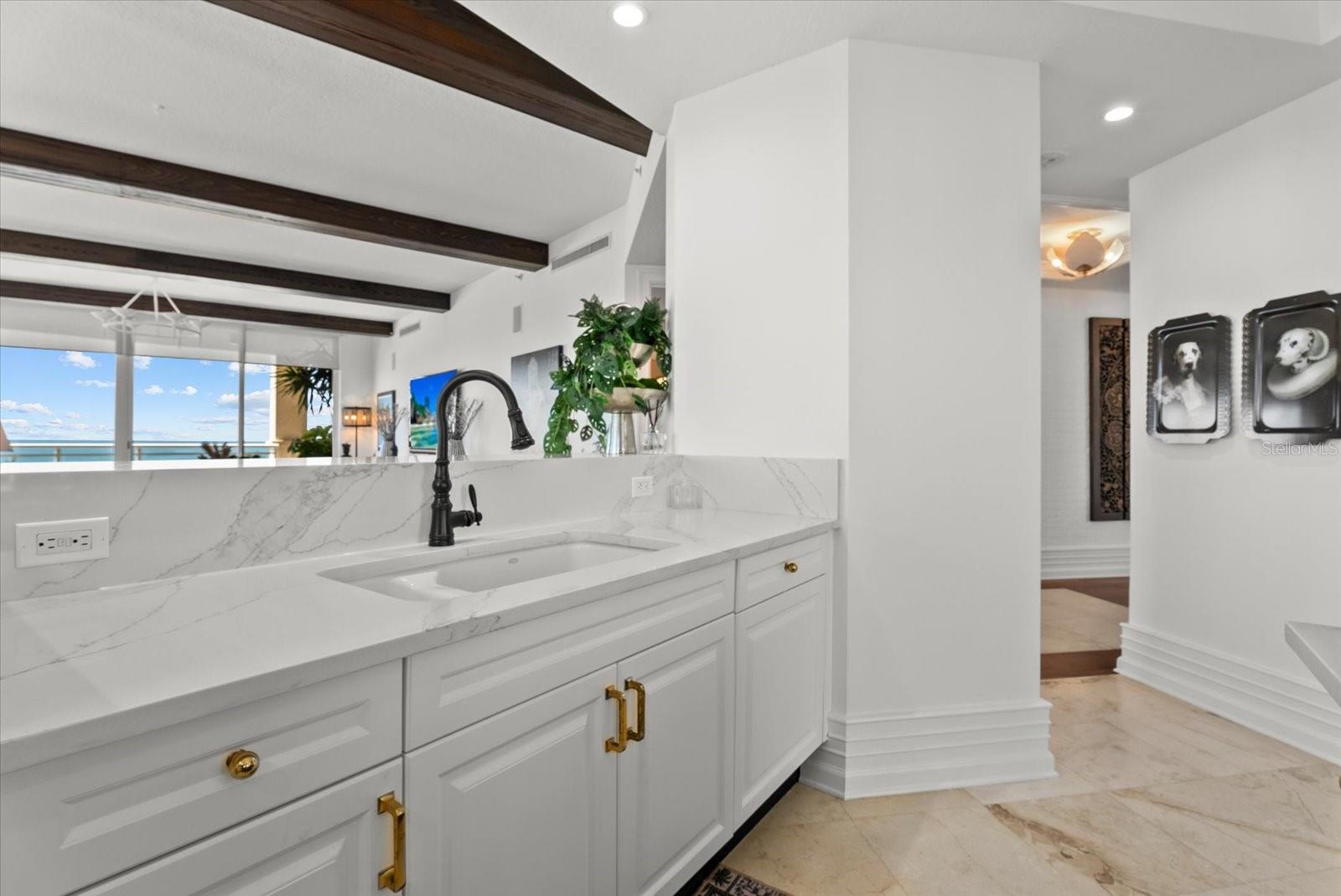 Listing photo id 17 for 1300 Benjamin Franklin Drive 501