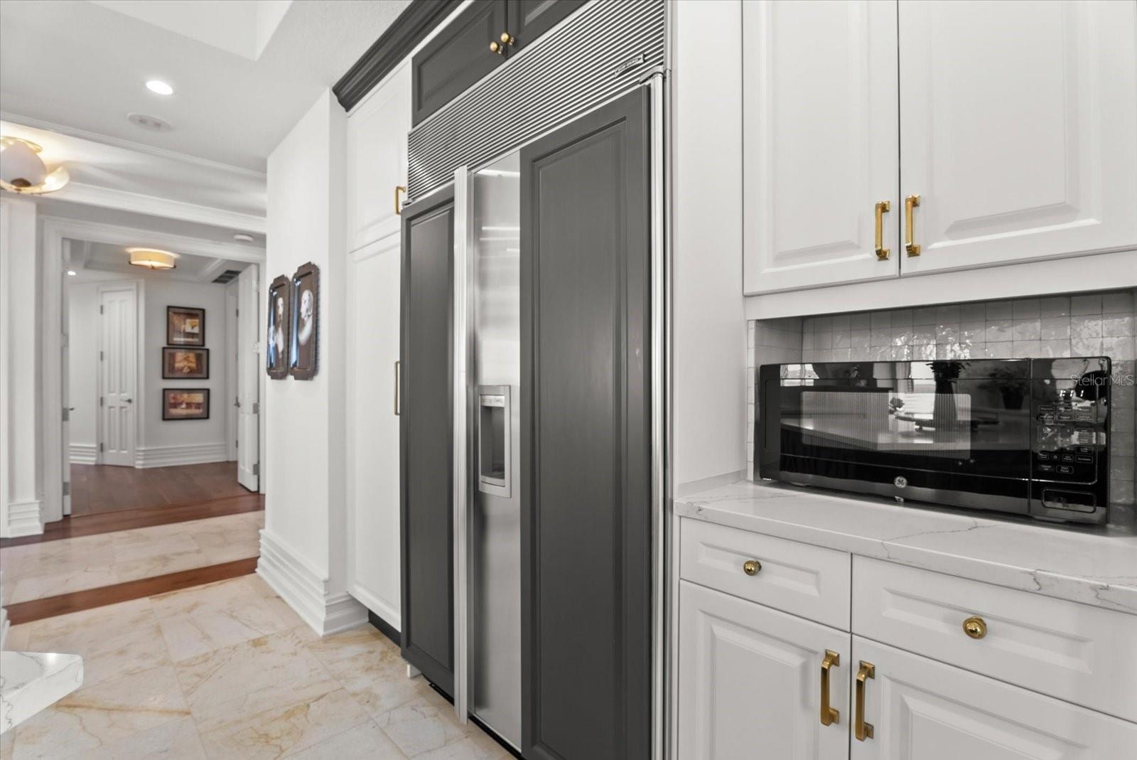 Listing photo id 20 for 1300 Benjamin Franklin Drive 501