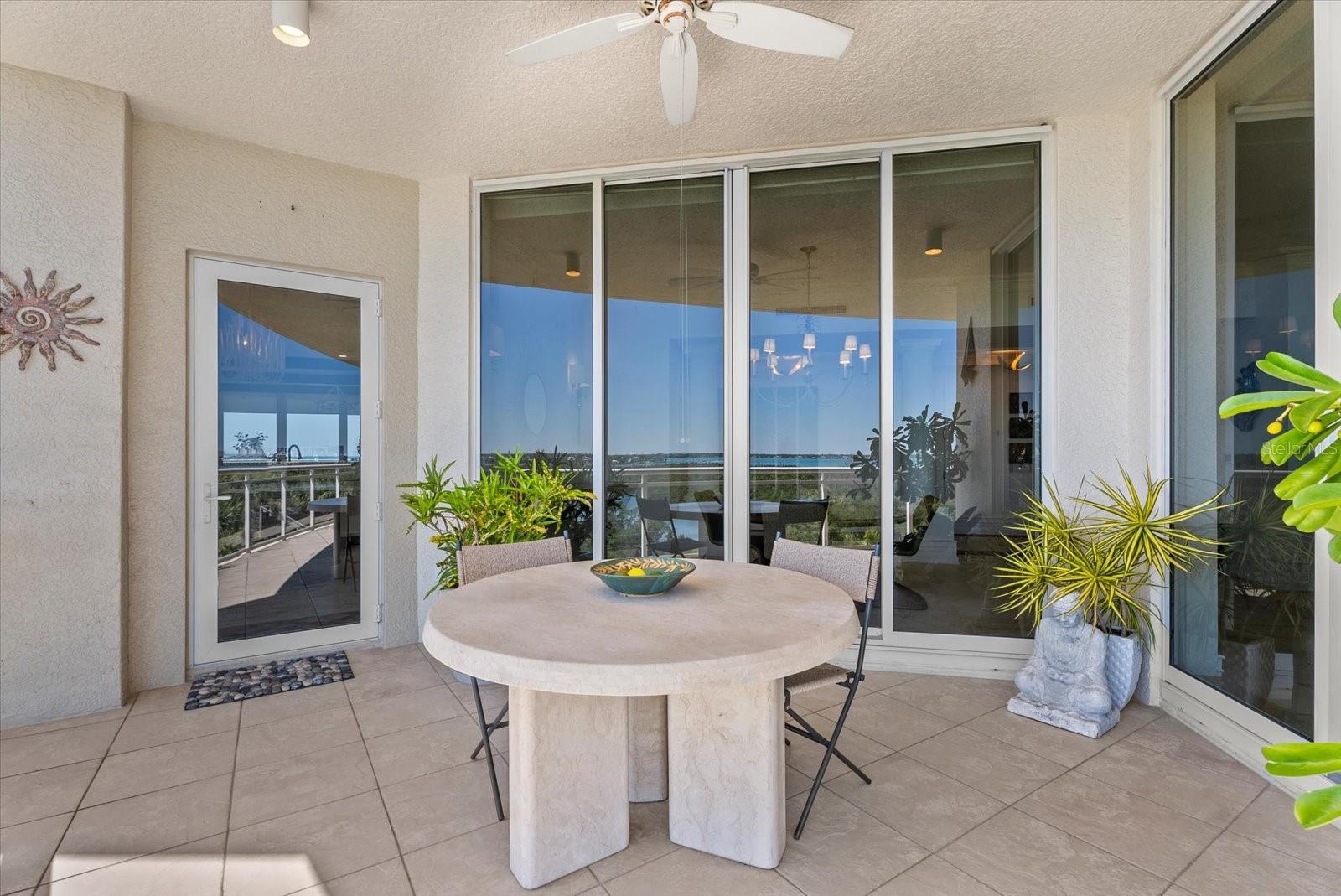 Listing photo id 30 for 1300 Benjamin Franklin Drive 501