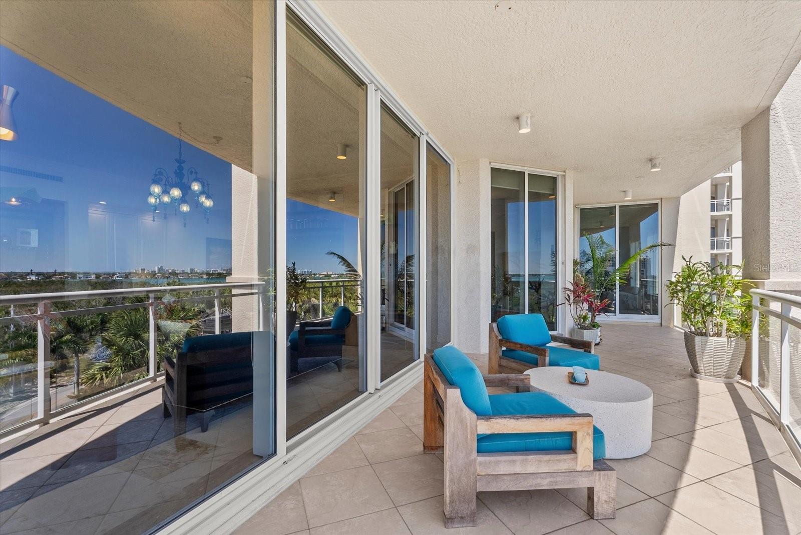 Listing photo id 31 for 1300 Benjamin Franklin Drive 501