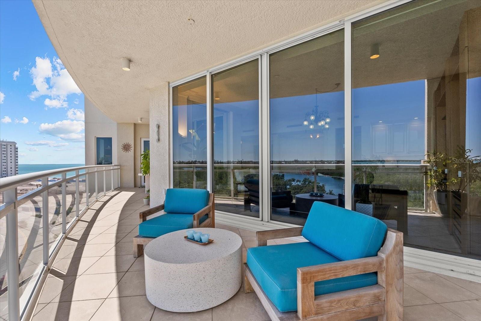 Listing photo id 32 for 1300 Benjamin Franklin Drive 501