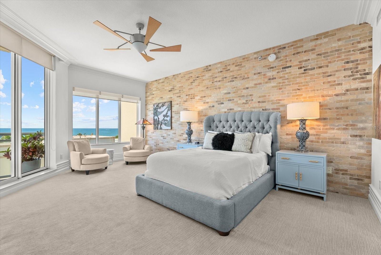 Listing photo id 34 for 1300 Benjamin Franklin Drive 501