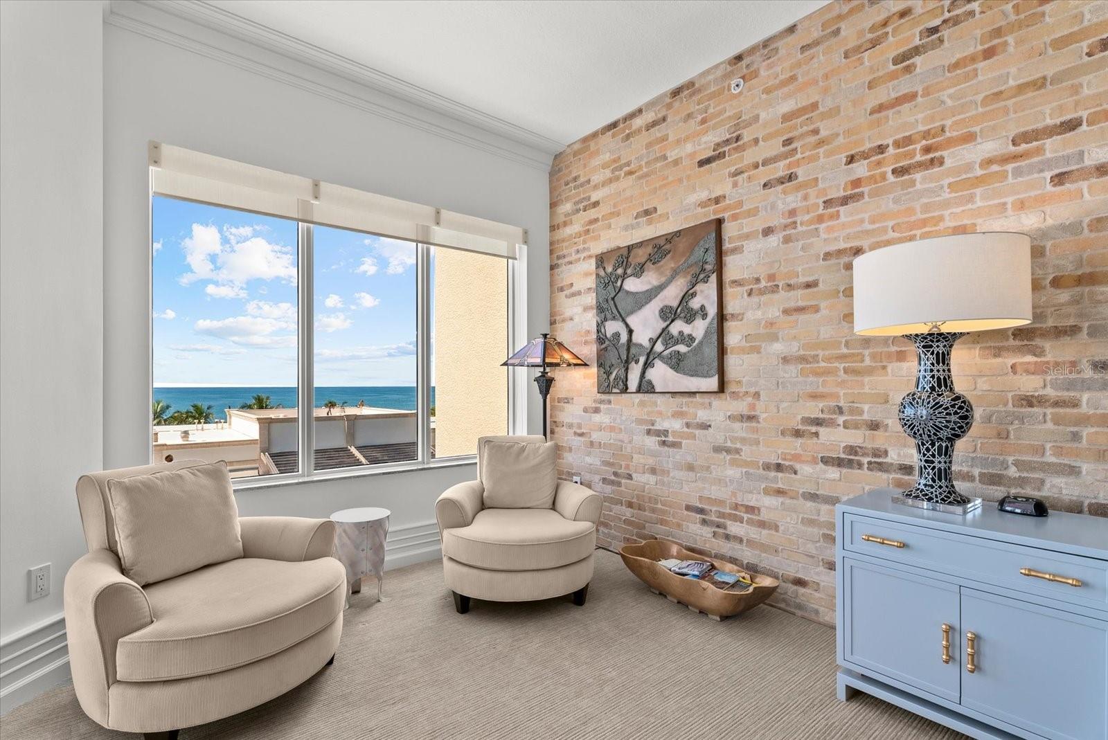 Listing photo id 36 for 1300 Benjamin Franklin Drive 501