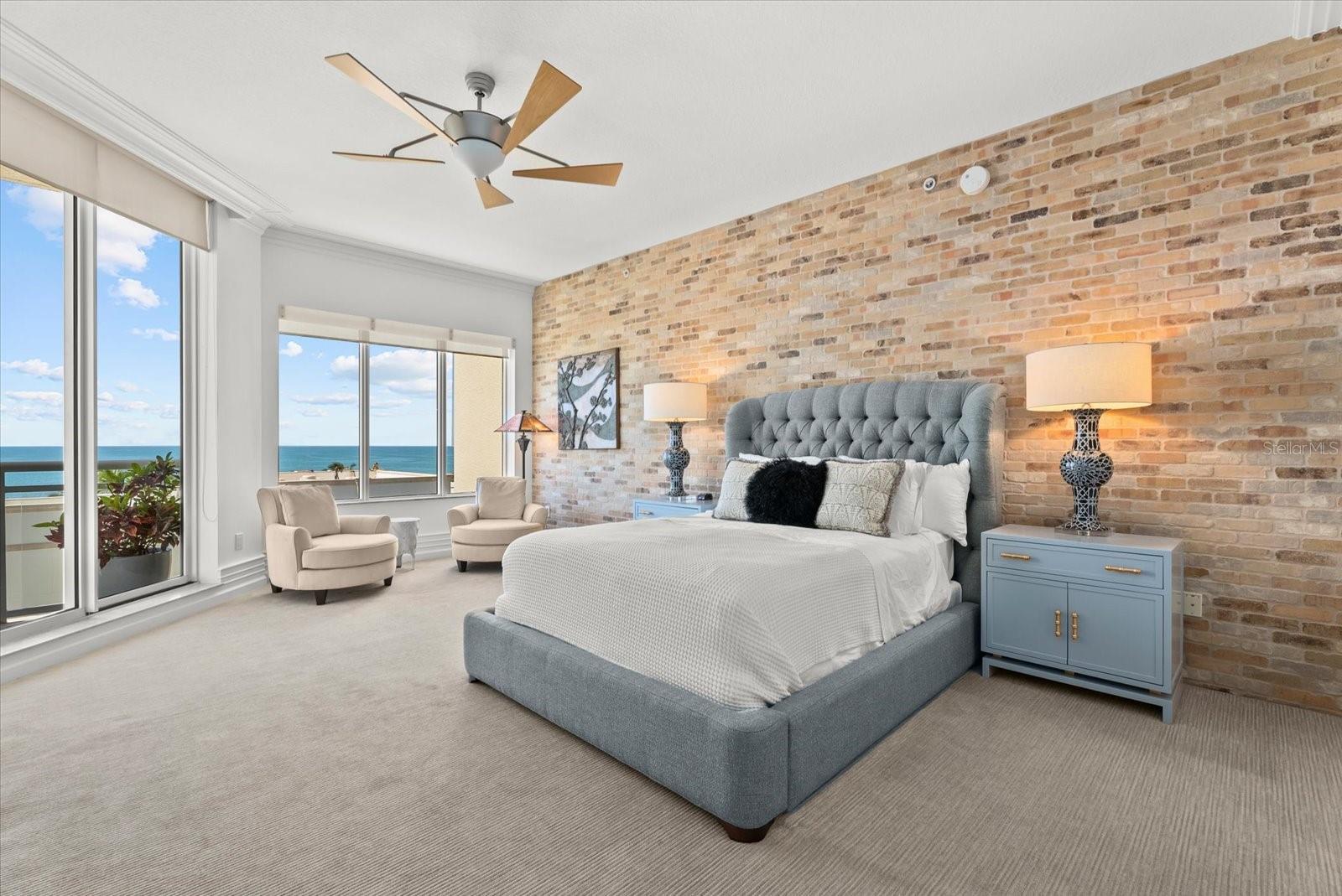 Listing photo id 37 for 1300 Benjamin Franklin Drive 501