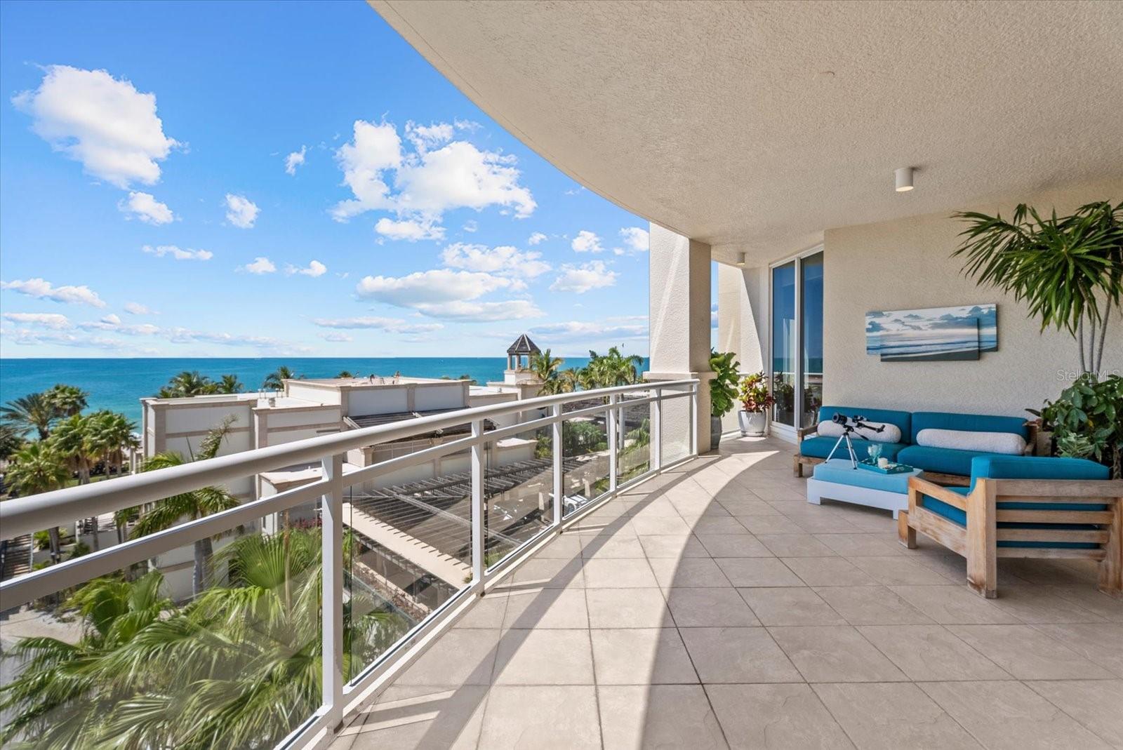 Listing photo id 40 for 1300 Benjamin Franklin Drive 501