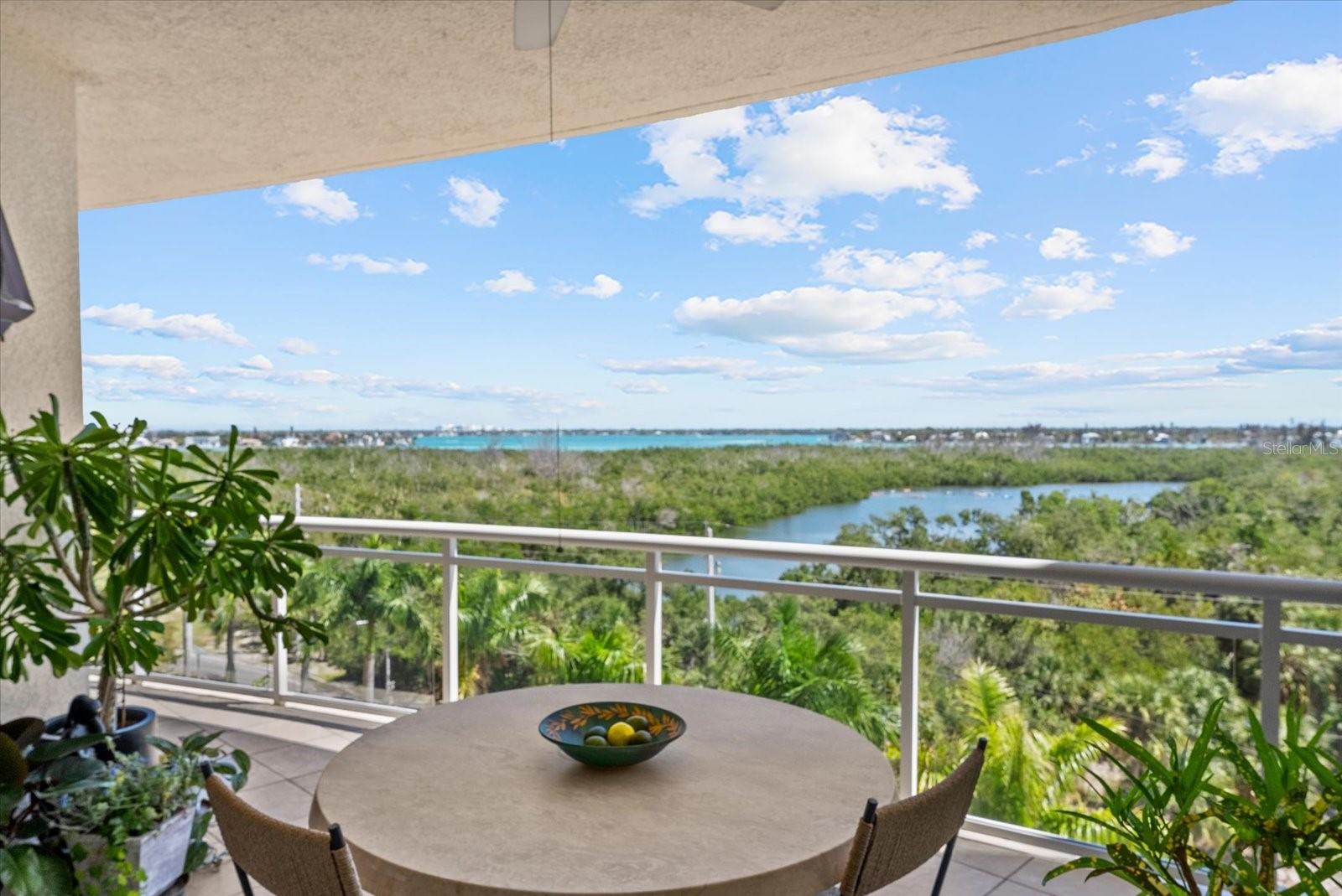 Listing photo id 44 for 1300 Benjamin Franklin Drive 501