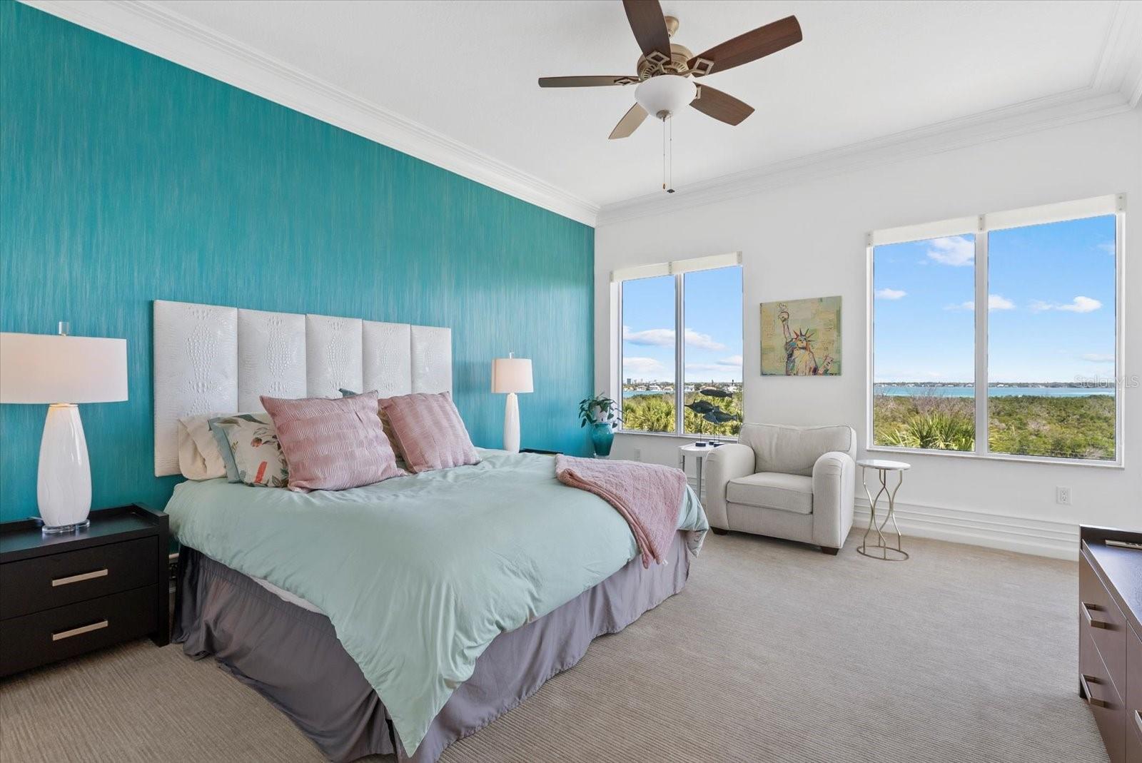 Listing photo id 50 for 1300 Benjamin Franklin Drive 501