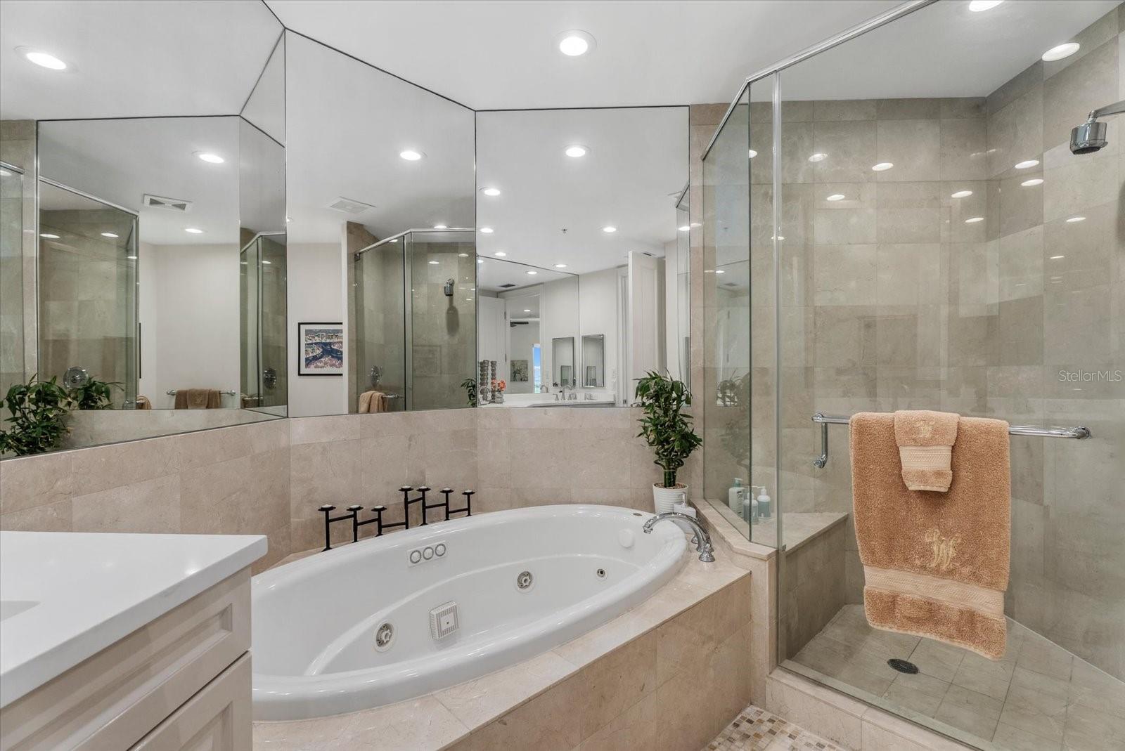 Listing photo id 55 for 1300 Benjamin Franklin Drive 501